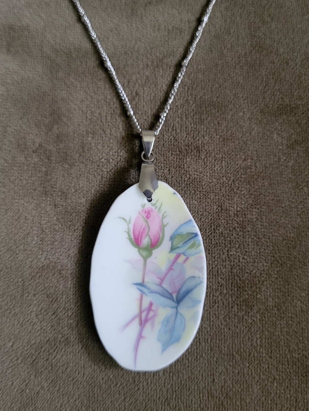 Vintage Harleigh Rose Broken China Pendant